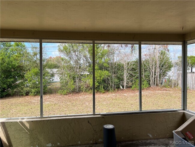 Building Photo - 302 S Jackson St