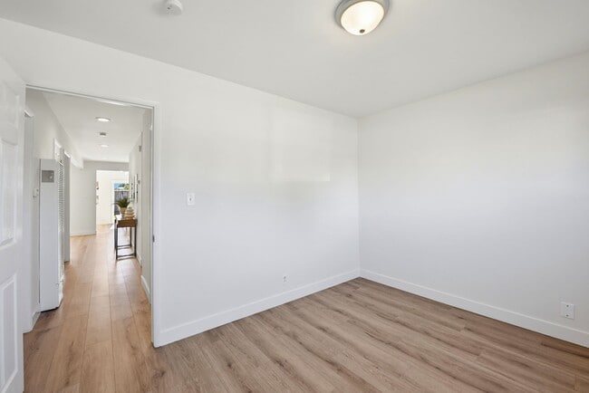 Building Photo - 4498 Ladner St