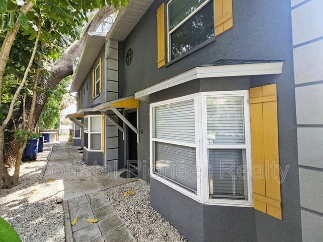 Building Photo - 504 S Westland Ave