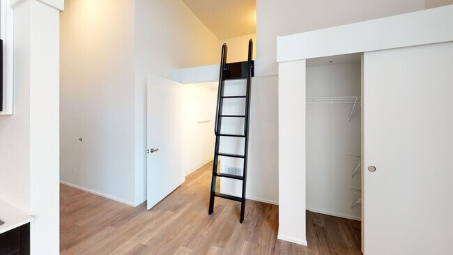 Interior Photo - Summit Flats