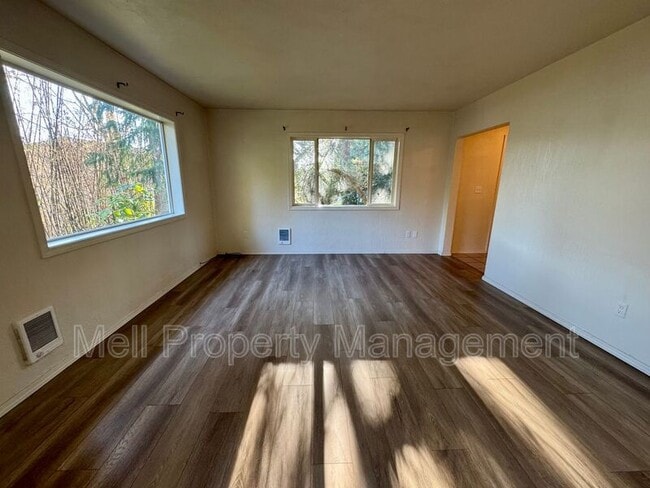 Building Photo - 22402 US-101