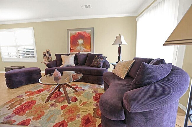 Building Photo - 113 Monument Hill Trail