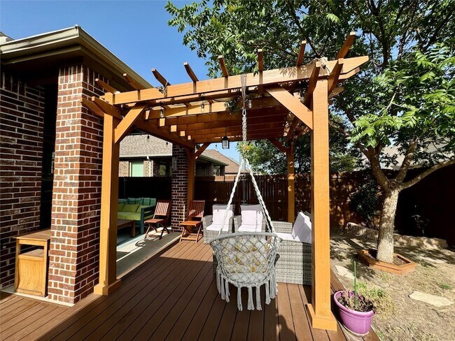 Building Photo - 15817 Rockingham St