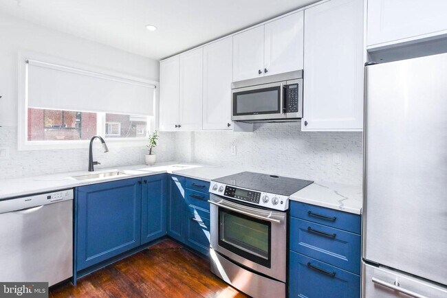 Building Photo - 1386 Bryant St NE