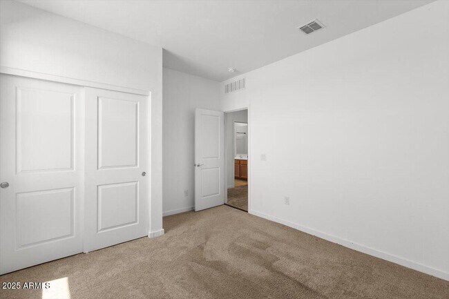 Building Photo - 14074 W Valentine St