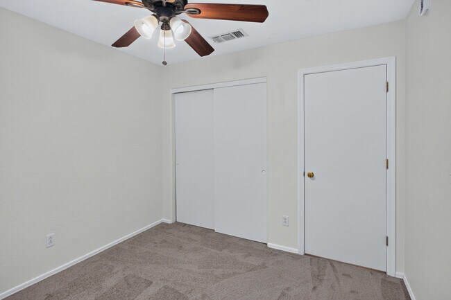 Building Photo - 8998 E Laurie Ann Dr