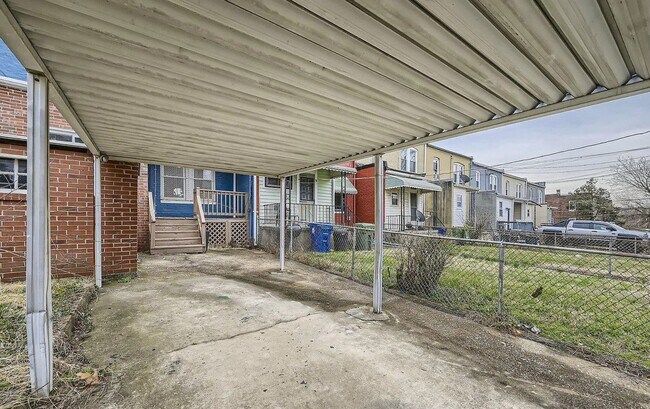 Building Photo - 1212 N Bentalou St