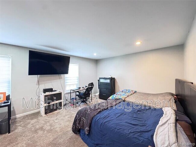 Building Photo - 5203 Forestdale Ct