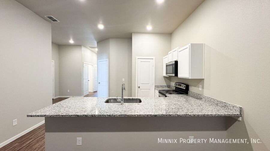 Building Photo - 2101 N Jayton Ave