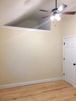 Building Photo - 33 Intervale Ave