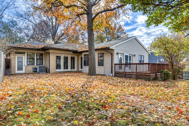 Building Photo - 221 Brighton Way