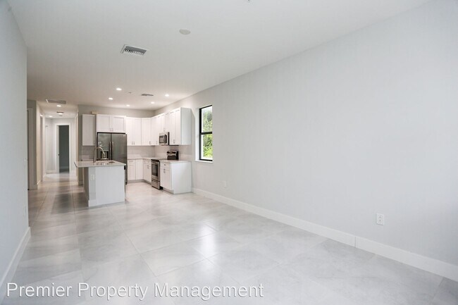 Building Photo - 3 br, 2 bath House - 3010 - 3060 Thomasson...