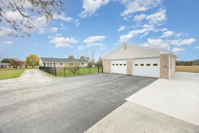 Building Photo - 411 Wagner Dr