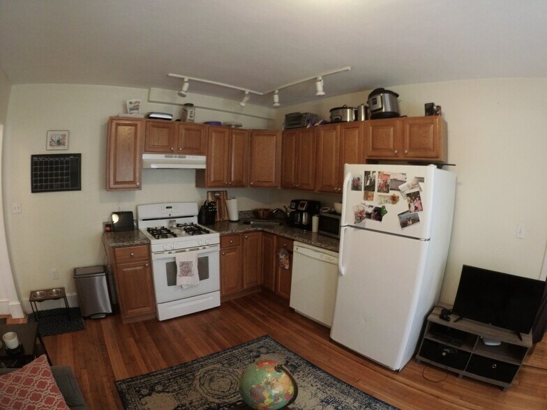 Primary Photo - 1615 Commonwealth Ave