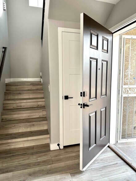 Building Photo - 34948 N 30th Ave