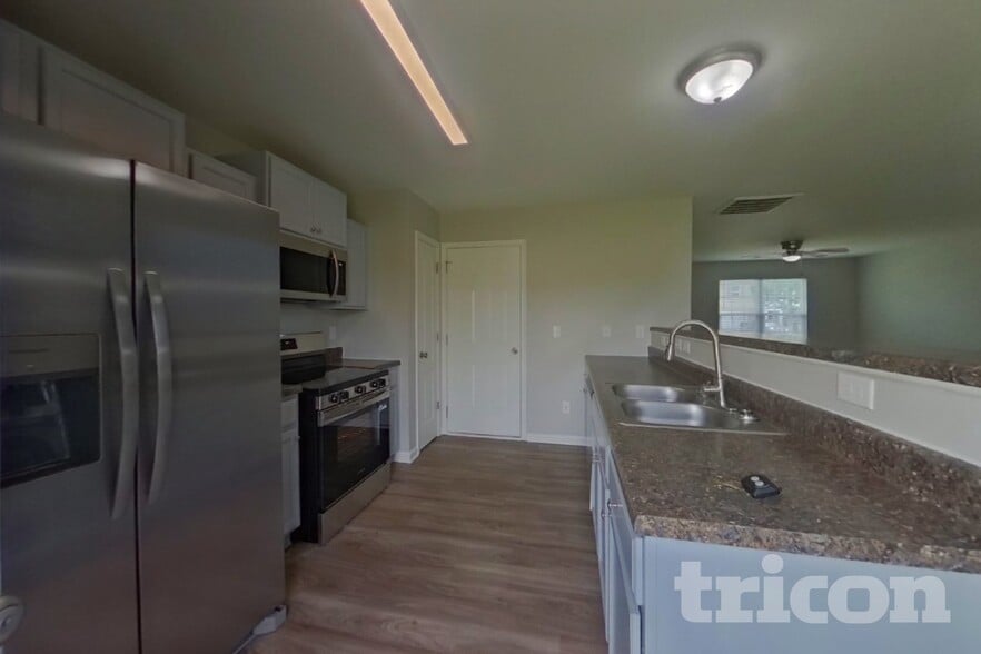 Building Photo - 528 Gentle Breeze Ln