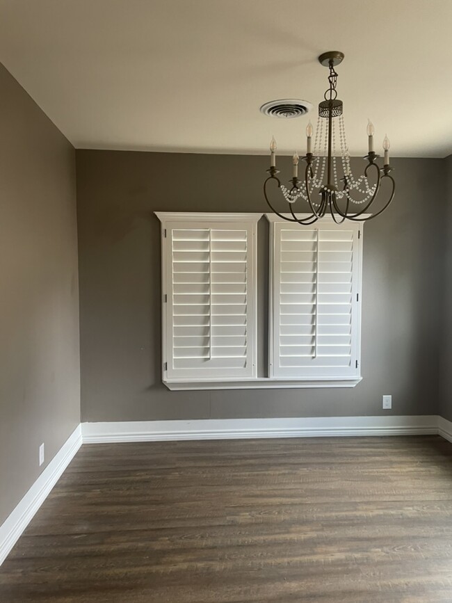 Dining Room - 210 S Madison St