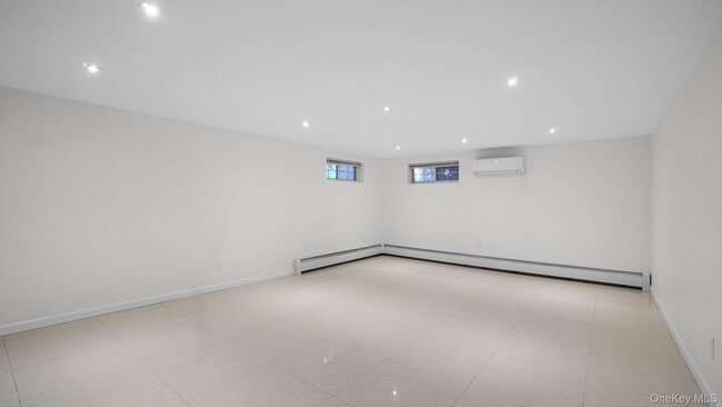 Building Photo - 22 Marshall Ln