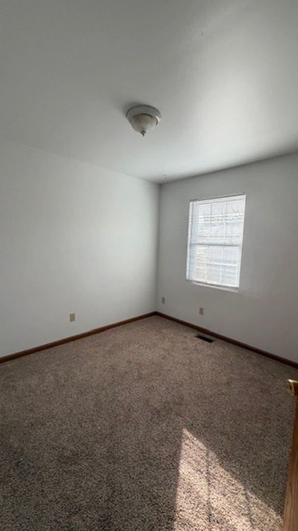 Building Photo - 696 James St