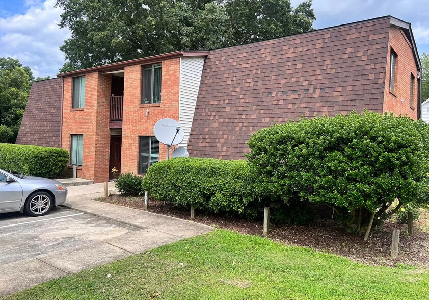 Building Photo - 511 Poplar St