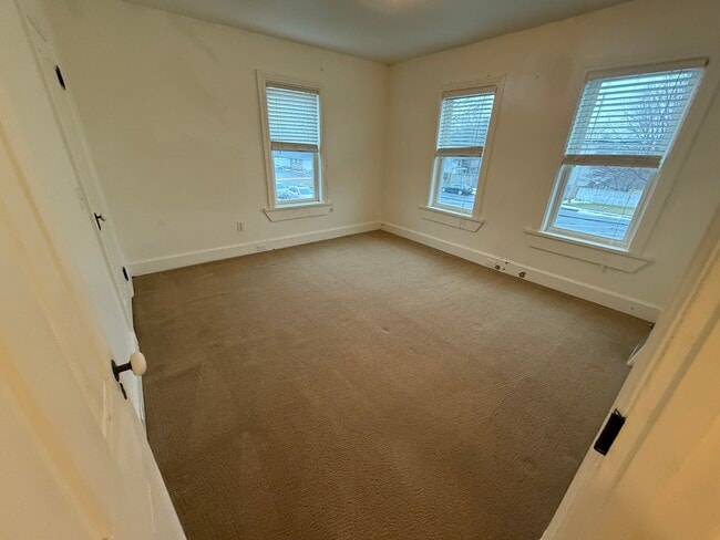 Building Photo - 125 Market St