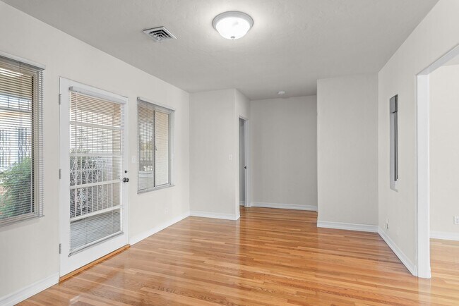 Building Photo - 3BR Home with Large Backyard Near SDSU