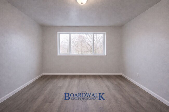 Building Photo - 1138-1138 Navajo St