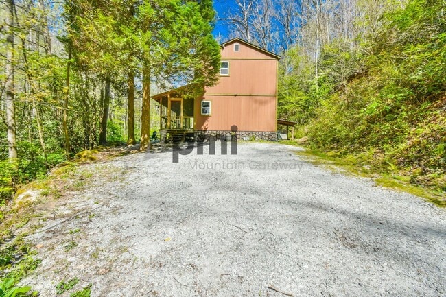 Building Photo - 43 Davis Gap Rd