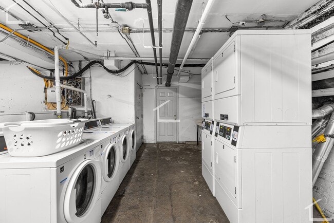 Building Photo - Great Value - 3-bed, 1-bath Near the T in Allston