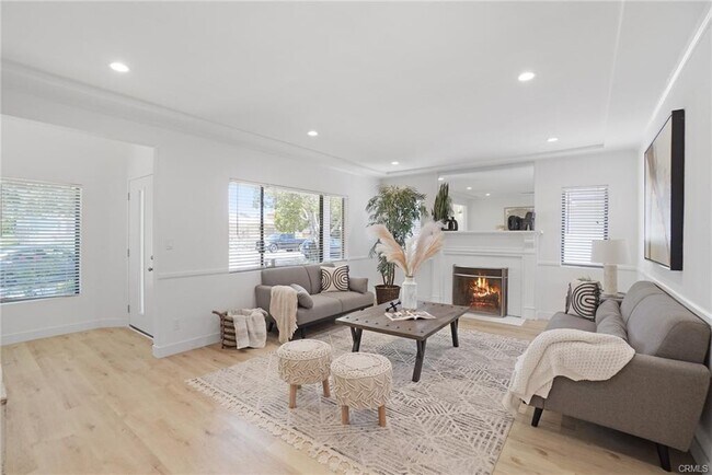 Building Photo - 3636 Gardenia Ave