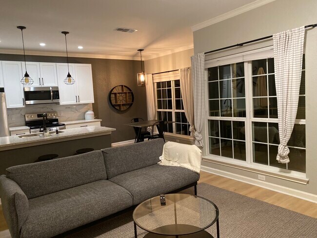 Building Photo - 7151 Gaston Ave