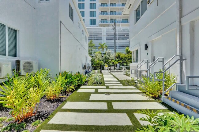 Building Photo - 3020 Seville St