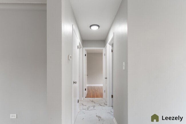 Building Photo - 2457 W 69th St