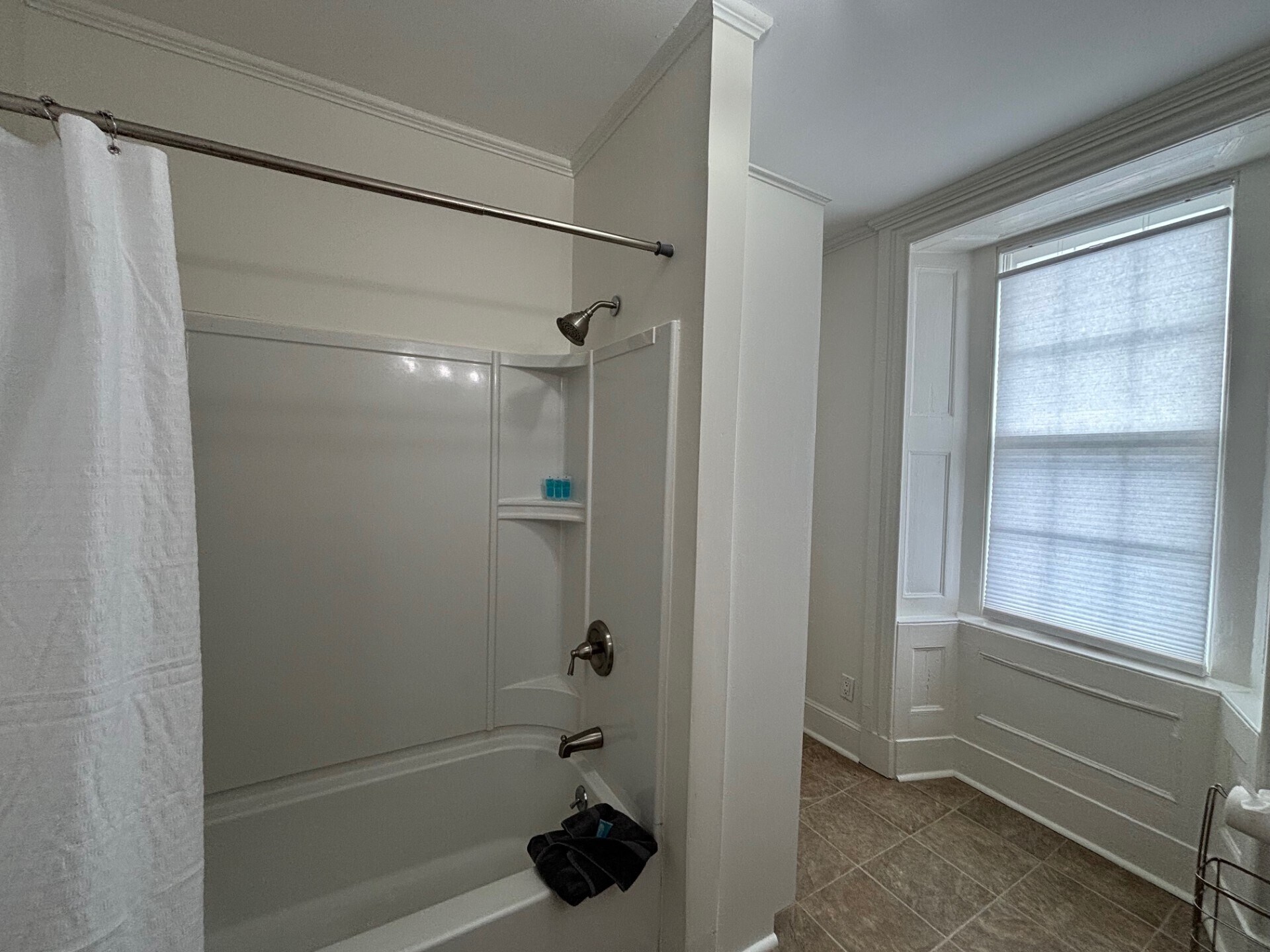 Building Photo - 77 Coggeshall Ave