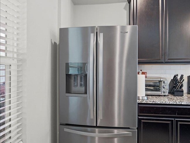 Building Photo - 200 Grapefruit Rd