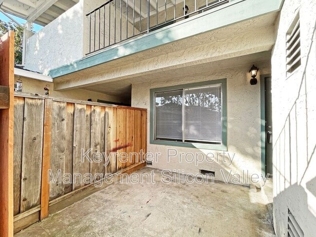 Building Photo - 889 Canfield Ct