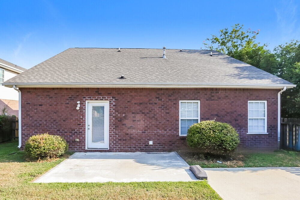 Building Photo - 6246 Silver Chime Way