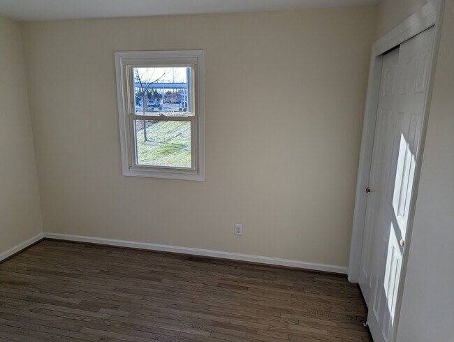 Building Photo - 1836 Perryville Rd