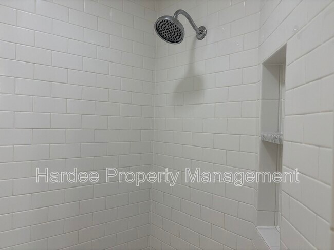 Building Photo - 113 W Braemere Rd
