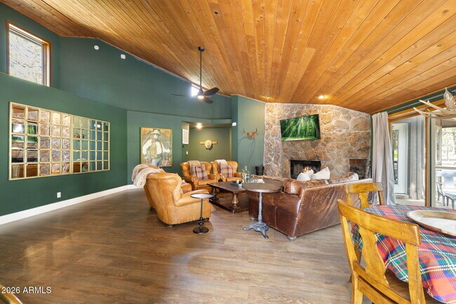 Building Photo - 2145 William Palmer