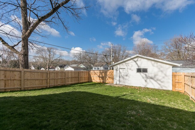 Building Photo - Newly Renovated Craftsman Bungalow