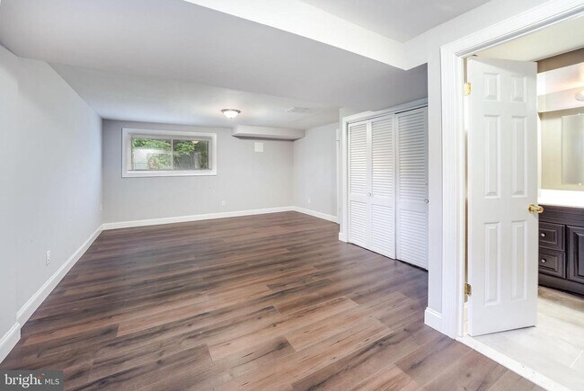 Building Photo - 7815 Bristow Dr