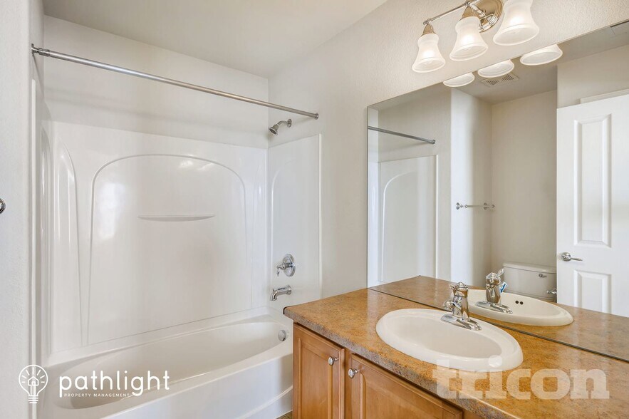 Building Photo - 968 Burning Bush Point