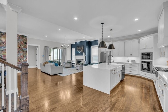 Building Photo - 5045 Kathryn Ave