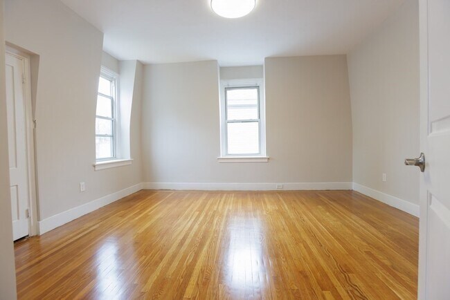 Building Photo - 157 Winthrop St
