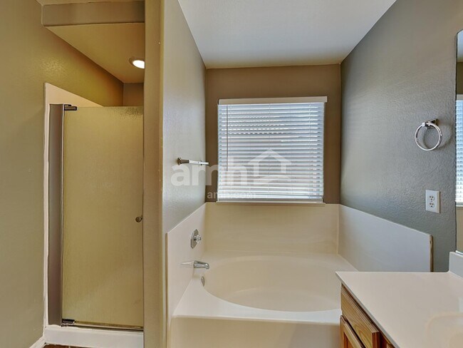 Building Photo - 6415 W Chisum Trail