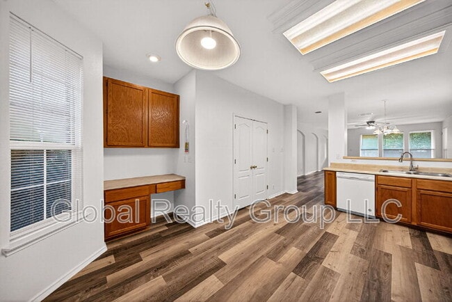 Building Photo - 229 Spice Oak Ln