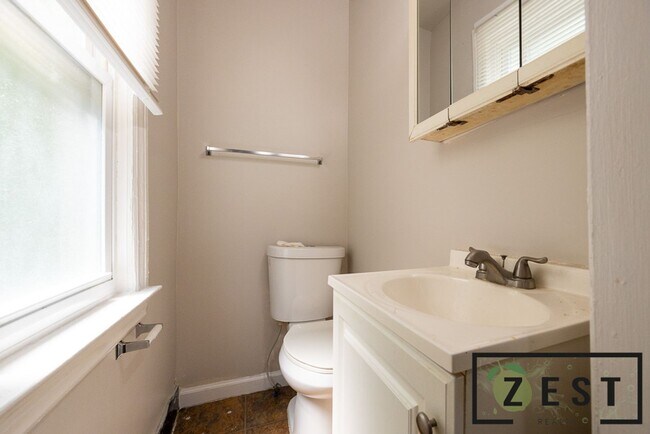 Building Photo - BEAUTIFUL 3 BD 1.5 BATH HOME!