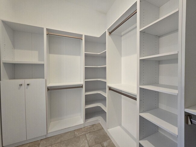 Building Photo - 2822 Camino Mendoza