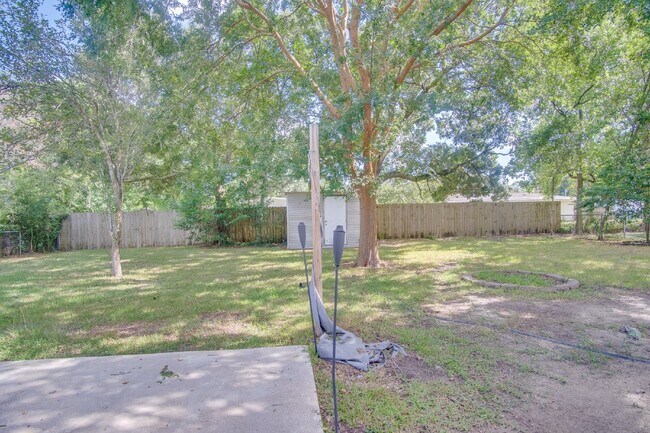 Building Photo - Centrally Located Pensacola 3BR/2BA Home Near Cordova Mall, Pensacola International Airport, Hosp...